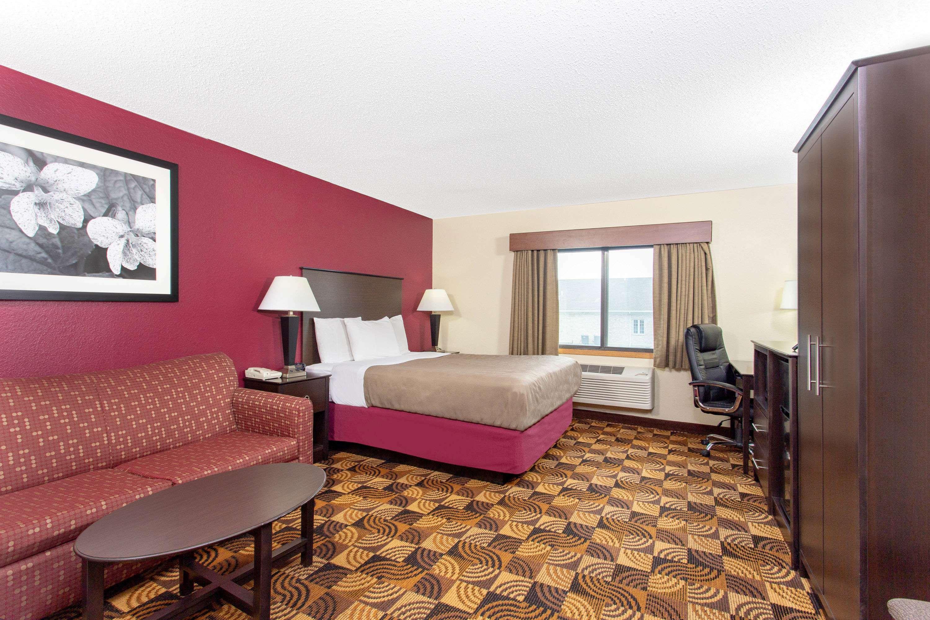 Americinn By Wyndham Elkhorn Near Lake Geneva Exterior photo