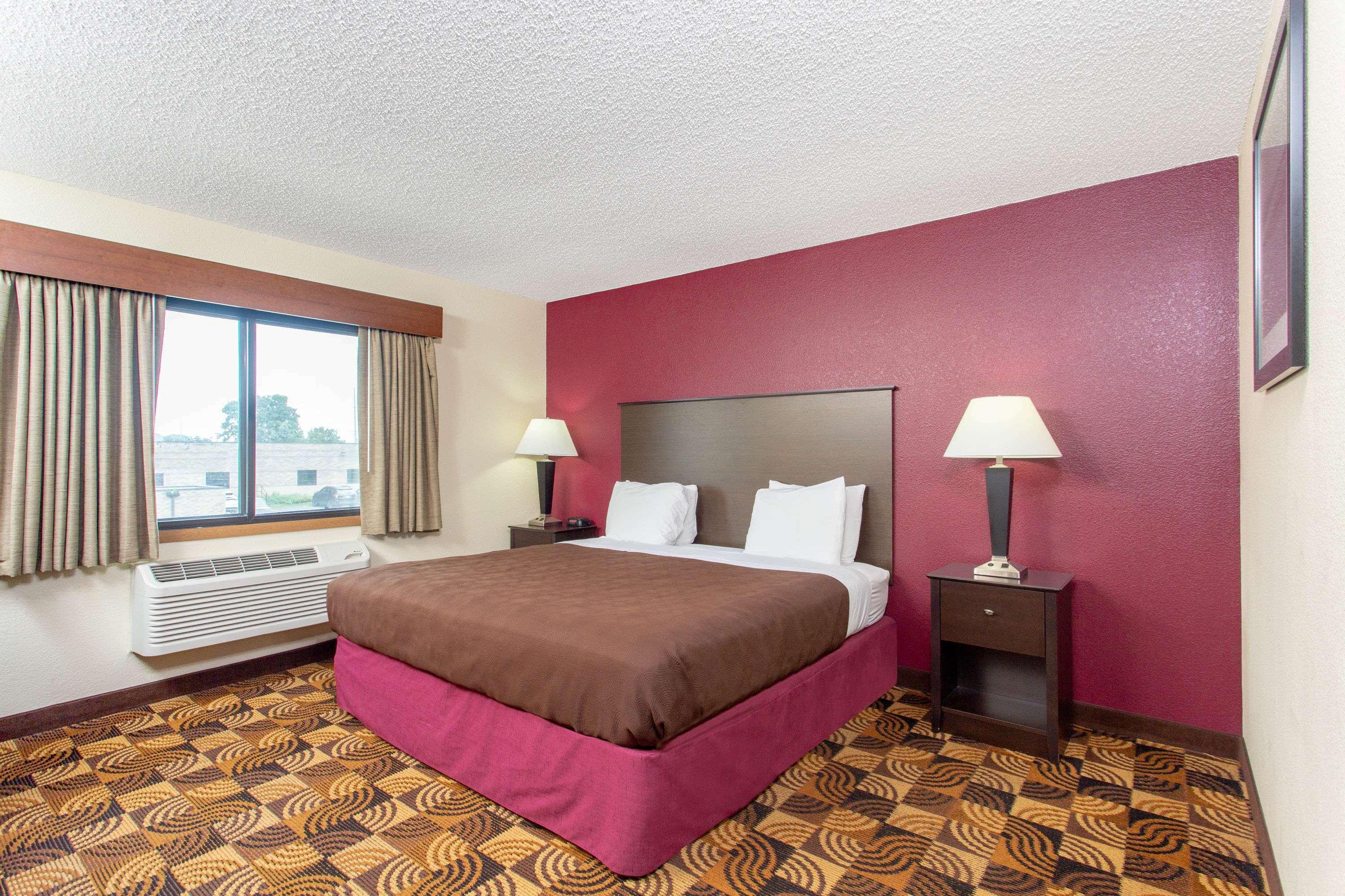 Americinn By Wyndham Elkhorn Near Lake Geneva Exterior photo