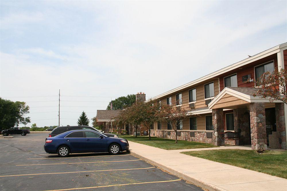 Americinn By Wyndham Elkhorn Near Lake Geneva Exterior photo
