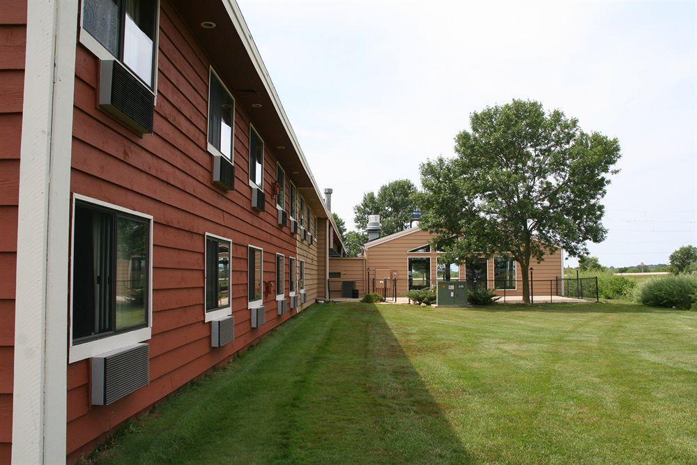 Americinn By Wyndham Elkhorn Near Lake Geneva Exterior photo