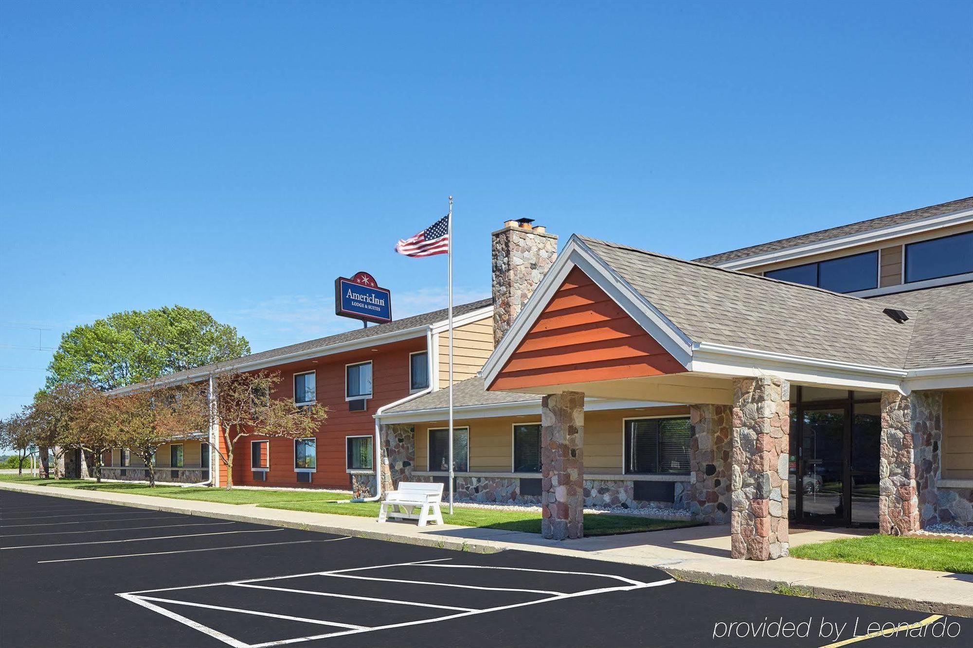 Americinn By Wyndham Elkhorn Near Lake Geneva Exterior photo